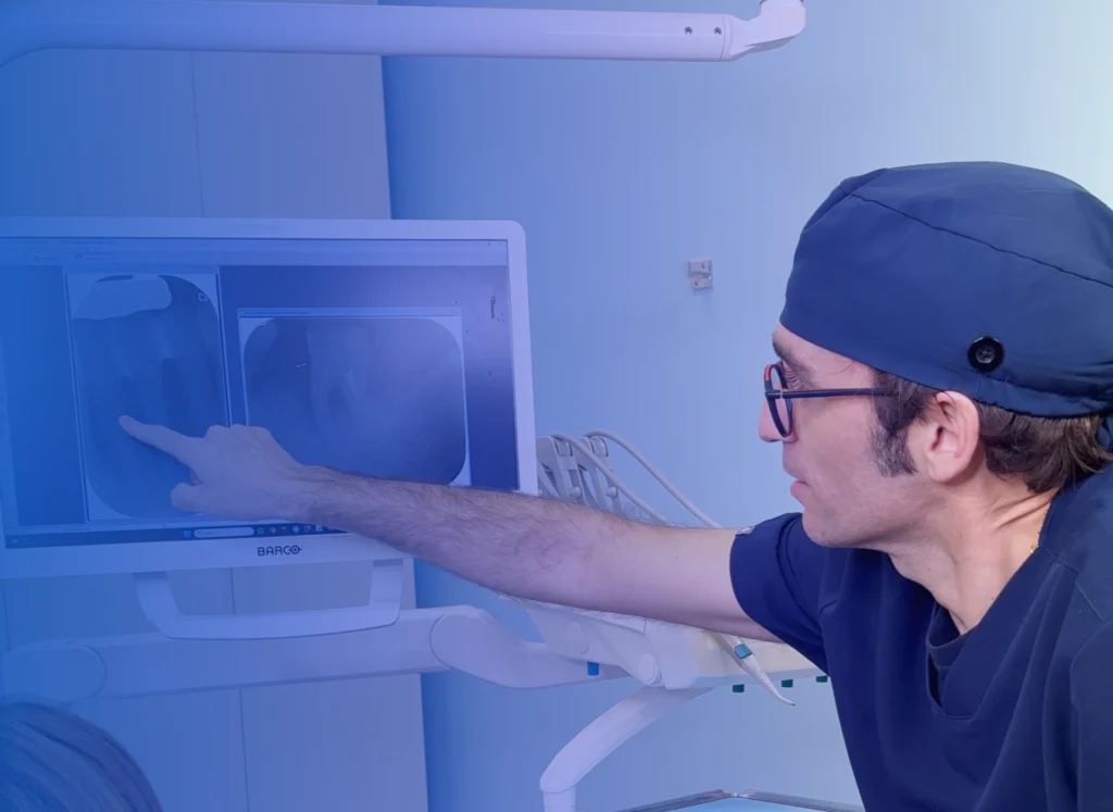 Home 9 Cura della parodontite a Vicenza